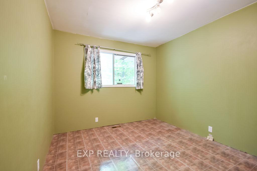 Photo 15 of 915 Vindin Street, Midland — HOMEH
