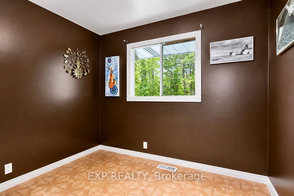 Photo 17 of 915 Vindin Street, Midland — HOMEH