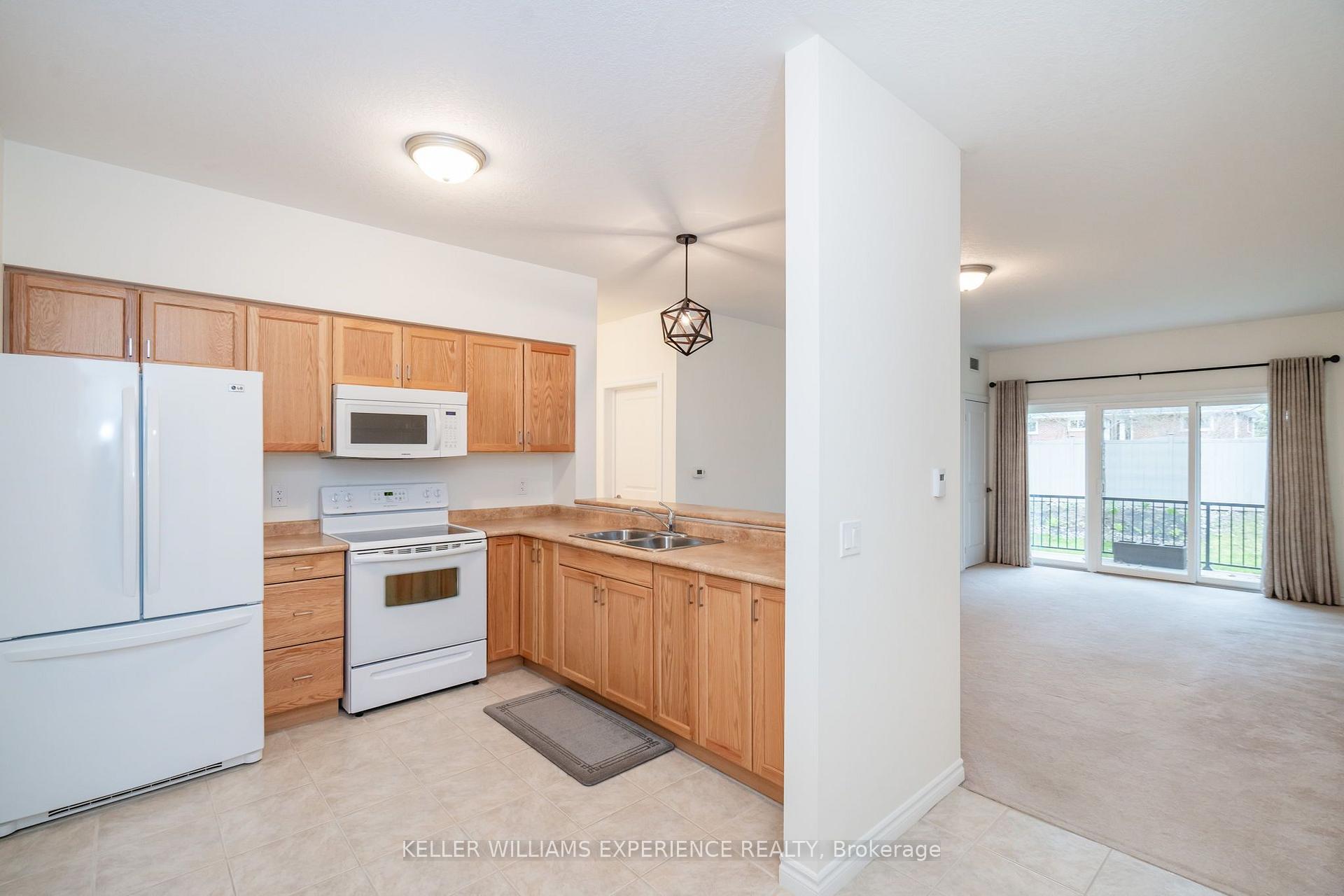 Photo 8 of Unit 103, 19B Yonge Street N, Springwater, Elmvale — HOMEH