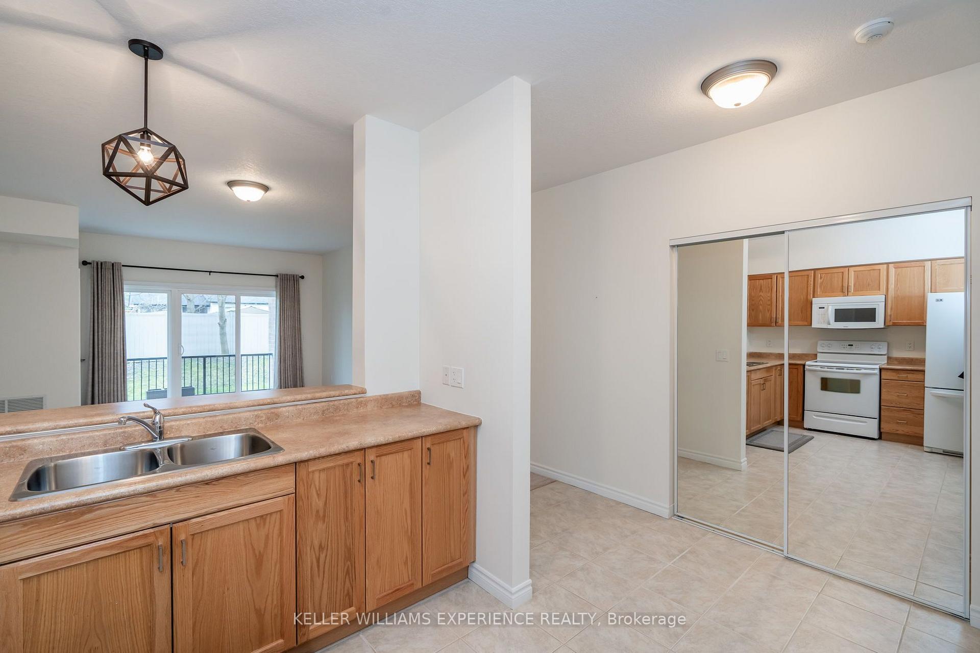 Photo 10 of Unit 103, 19B Yonge Street N, Springwater, Elmvale — HOMEH
