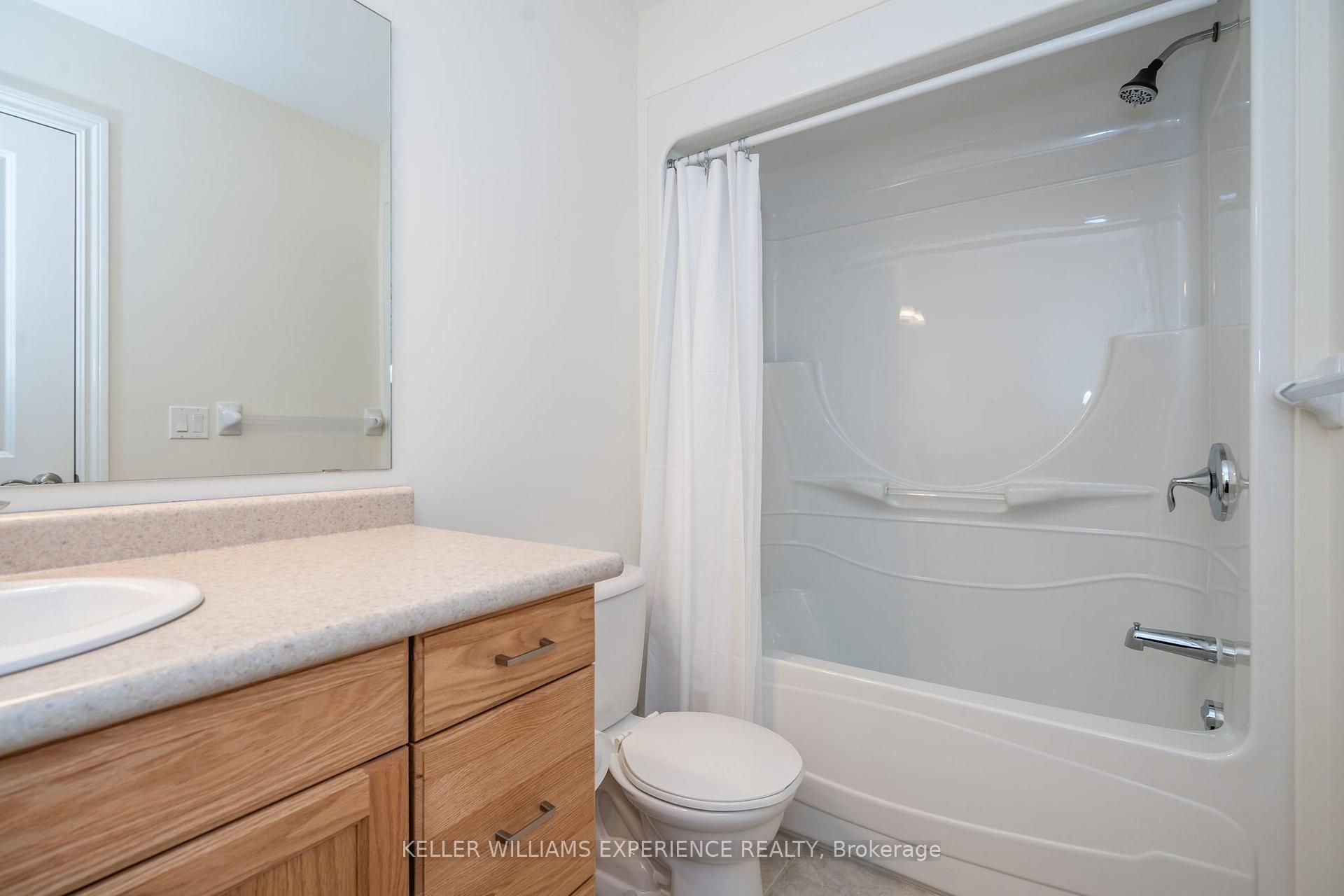 Photo 19 of Unit 103, 19B Yonge Street N, Springwater, Elmvale — HOMEH