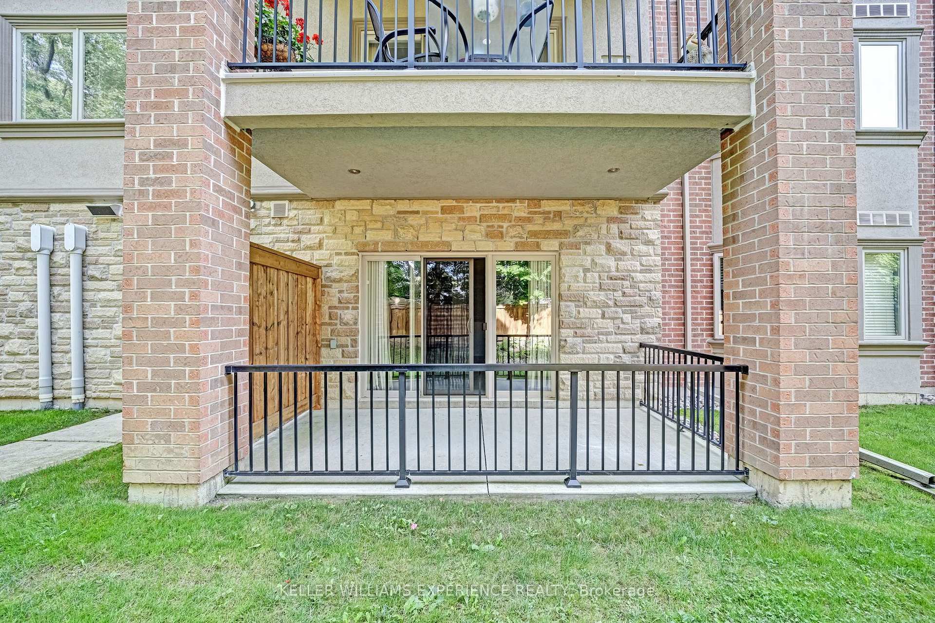 Photo 27 of Unit 103, 19B Yonge Street N, Springwater, Elmvale — HOMEH