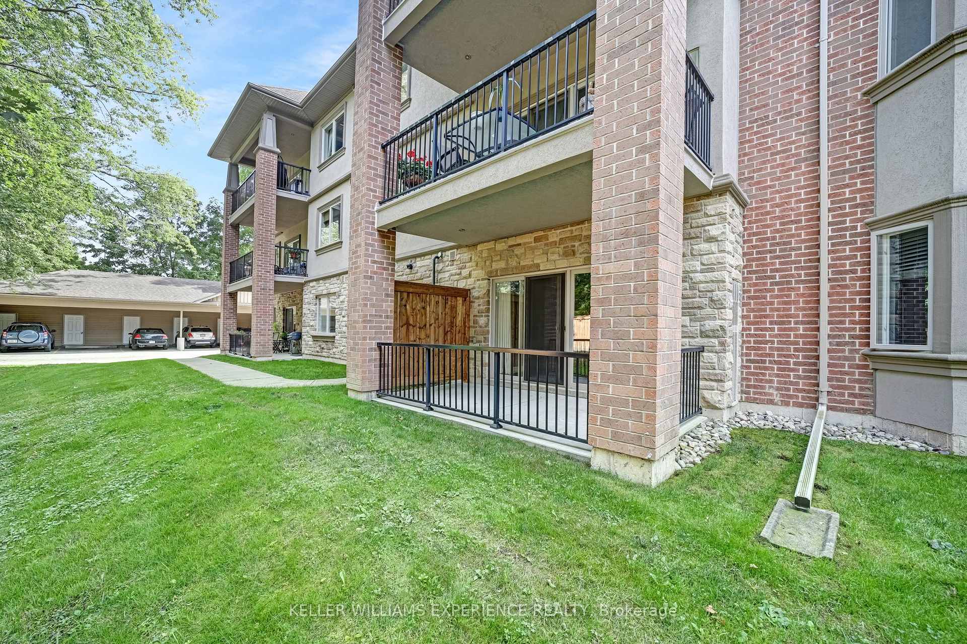 Photo 29 of Unit 103, 19B Yonge Street N, Springwater, Elmvale — HOMEH
