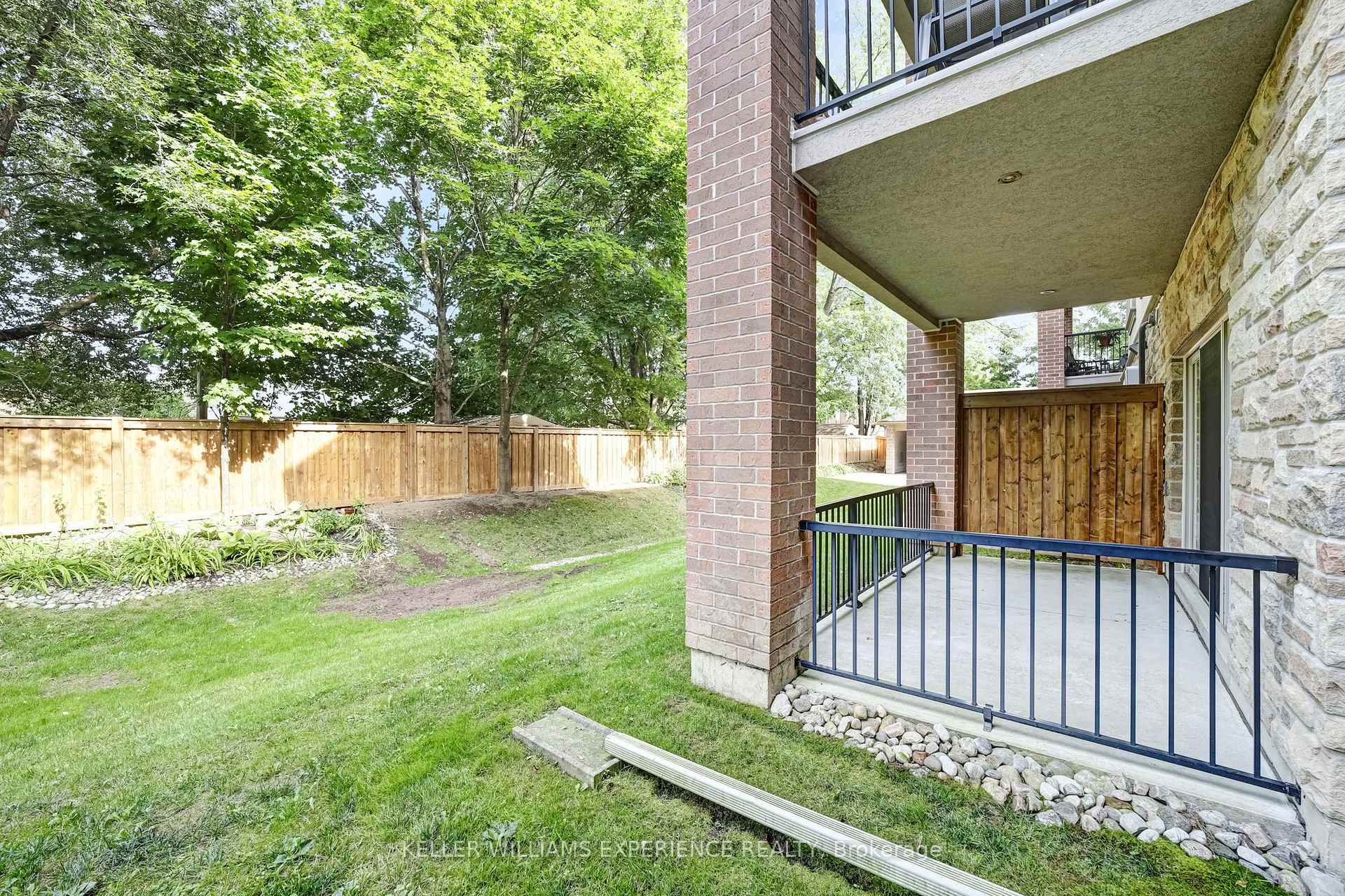 Photo 30 of Unit 103, 19B Yonge Street N, Springwater, Elmvale — HOMEH
