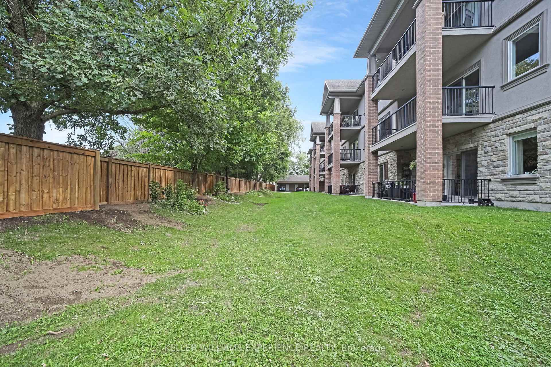 Photo 31 of Unit 103, 19B Yonge Street N, Springwater, Elmvale — HOMEH