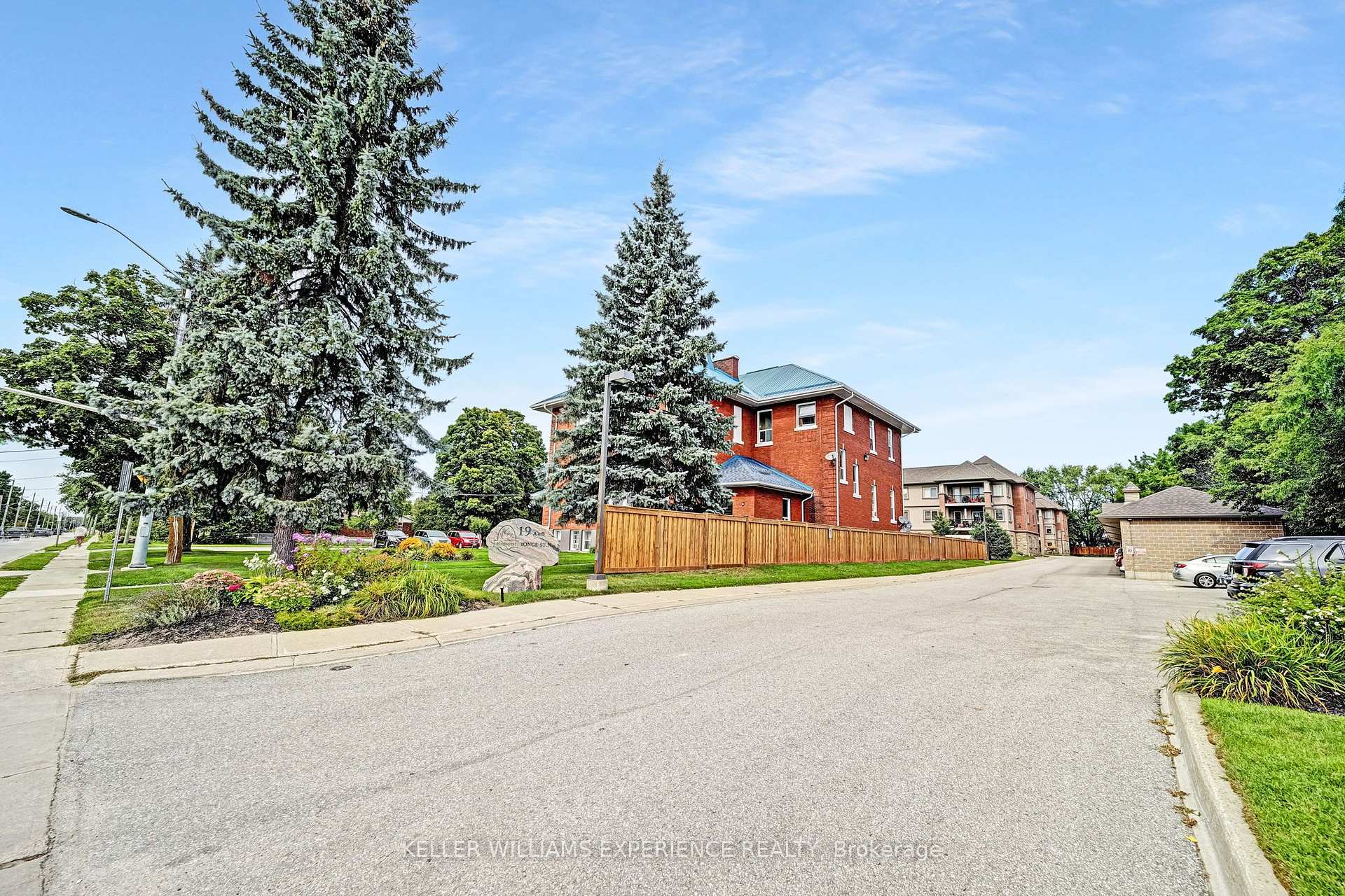 Photo 33 of Unit 103, 19B Yonge Street N, Springwater, Elmvale — HOMEH