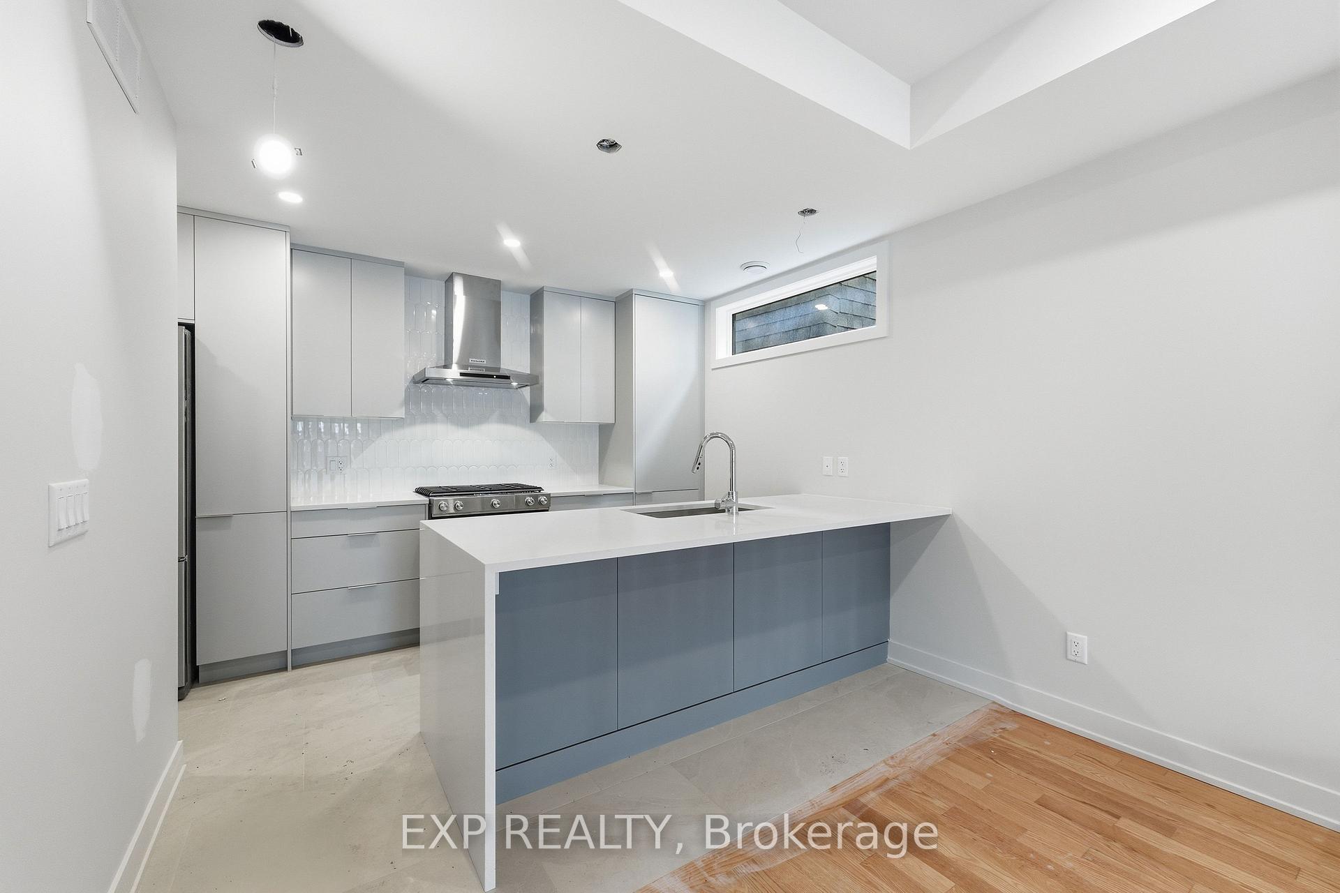Photo 3 of Unit B, 512 Roosevelt Avenue, Ottawa, McKellar/Highland — HOMEH