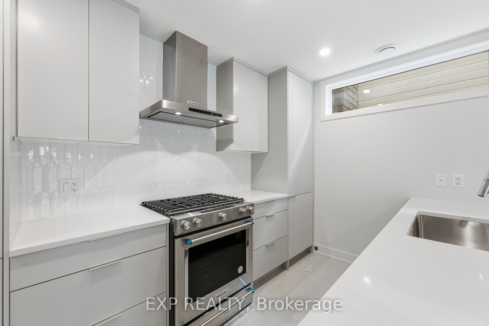 Photo 4 of Unit B, 512 Roosevelt Avenue, Ottawa, McKellar/Highland — HOMEH