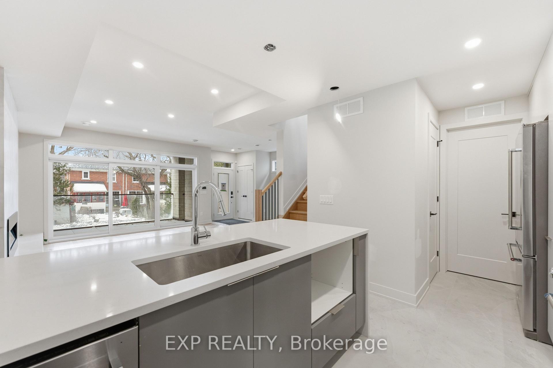 Photo 6 of Unit B, 512 Roosevelt Avenue, Ottawa, McKellar/Highland — HOMEH
