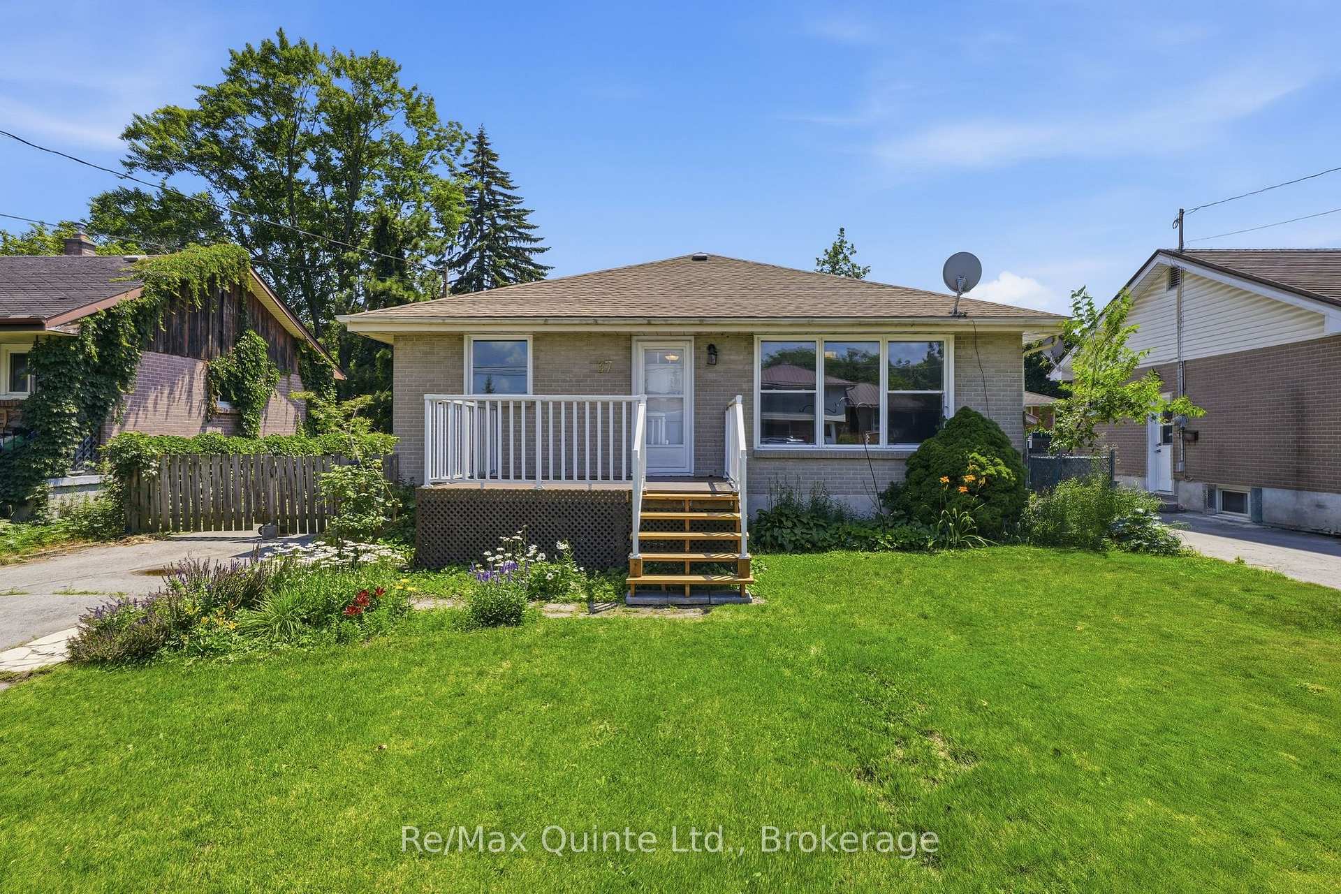 Photo 2 of 37 Northwood Crescent, Belleville, Belleville Ward — HOMEH