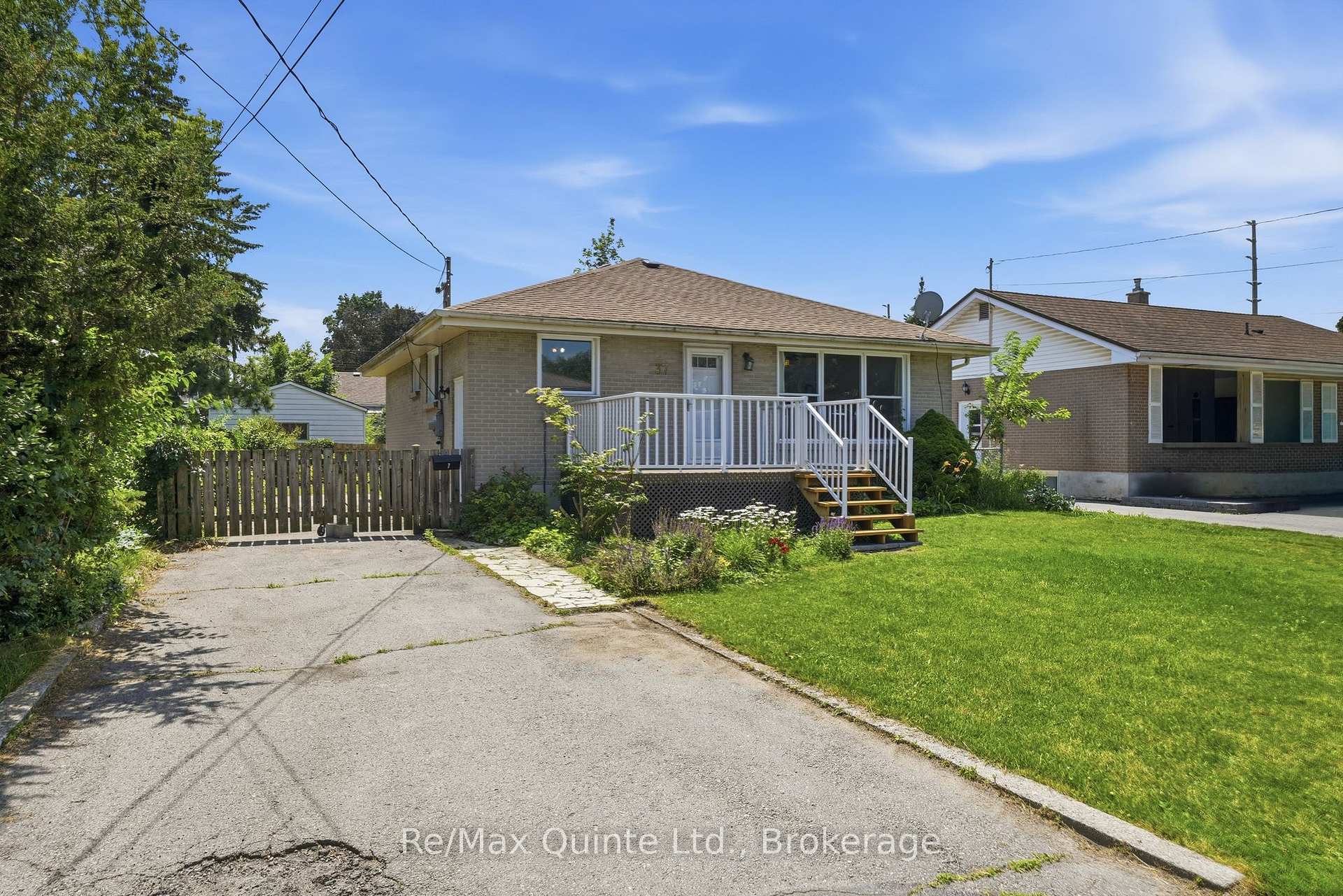 Photo 3 of 37 Northwood Crescent, Belleville, Belleville Ward — HOMEH
