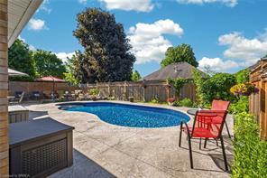 Photo 12 of 62 Varley Crescent, Brantford, Mayfair — HOMEH