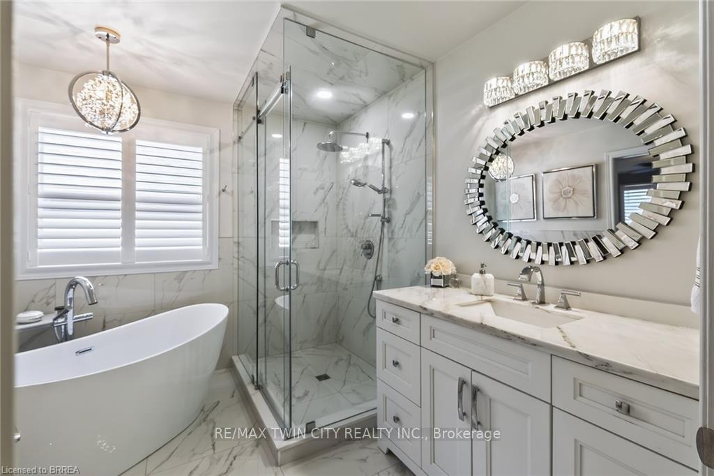 Photo 34 of 62 Varley Crescent, Brantford, Mayfair — HOMEH