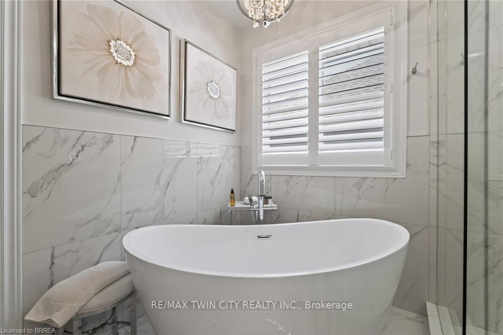 Photo 35 of 62 Varley Crescent, Brantford, Mayfair — HOMEH