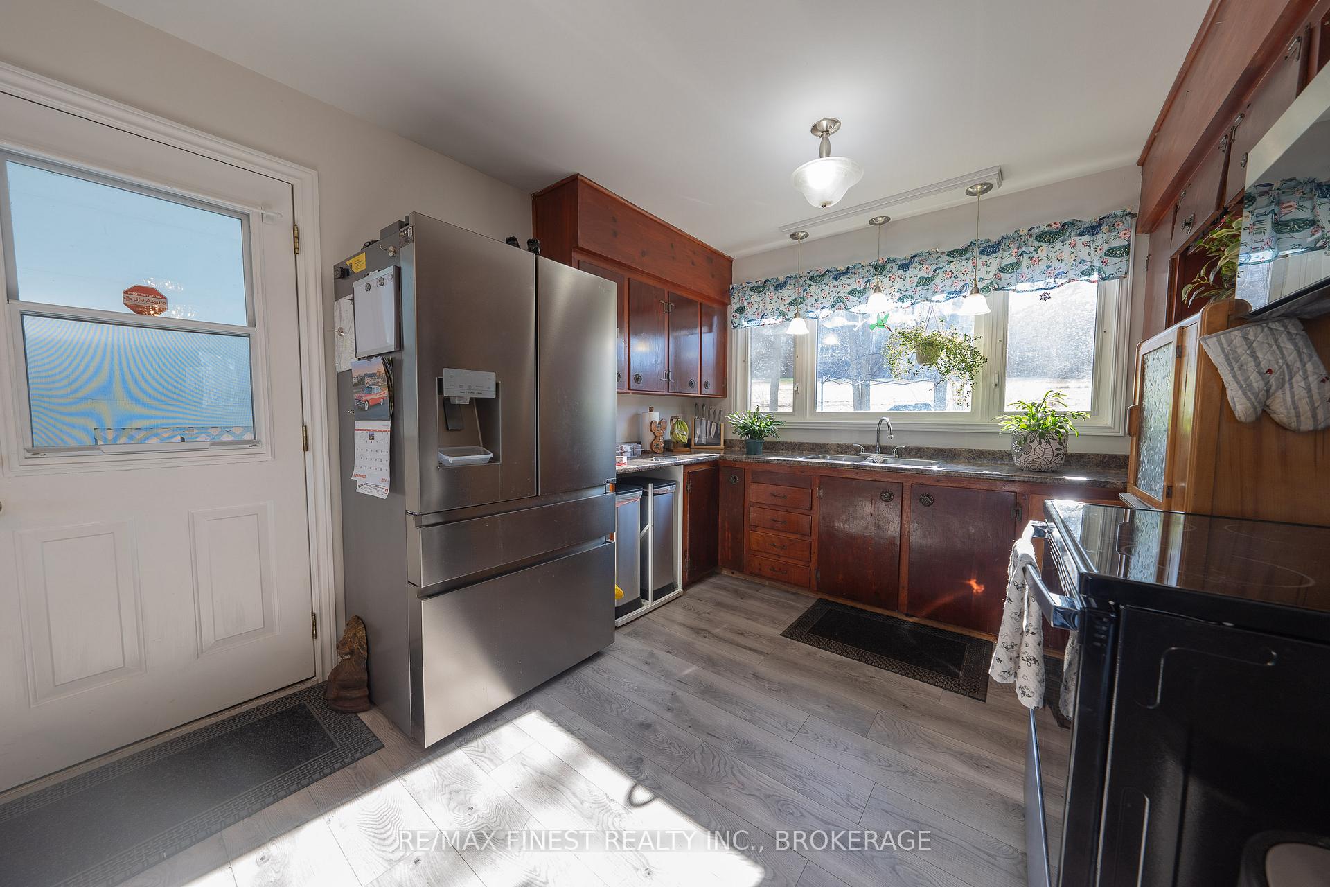 Photo 5 of 2221 Burbrook Road, Kingston, City North of 401 — HOMEH