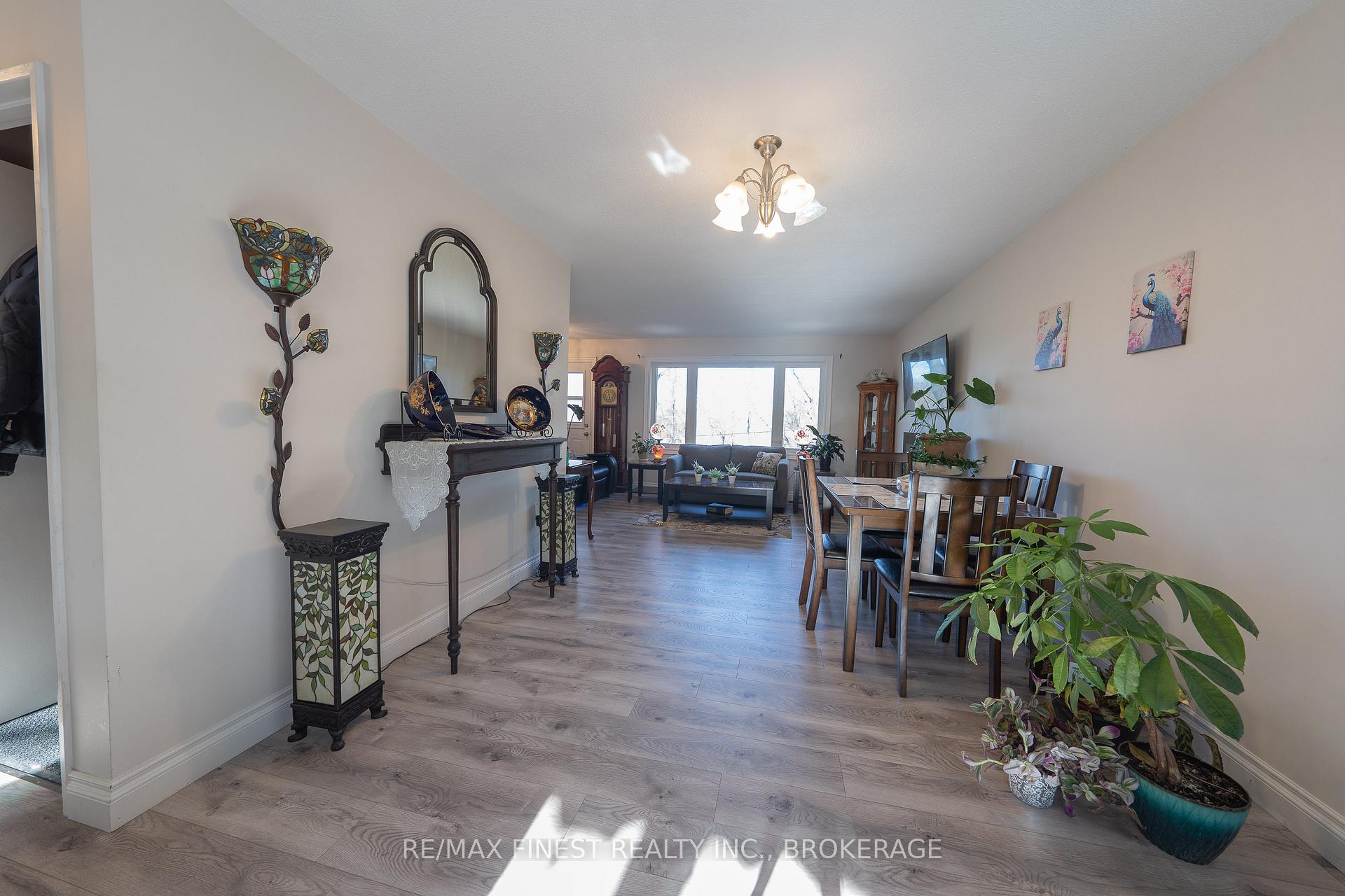 Photo 8 of 2221 Burbrook Road, Kingston, City North of 401 — HOMEH