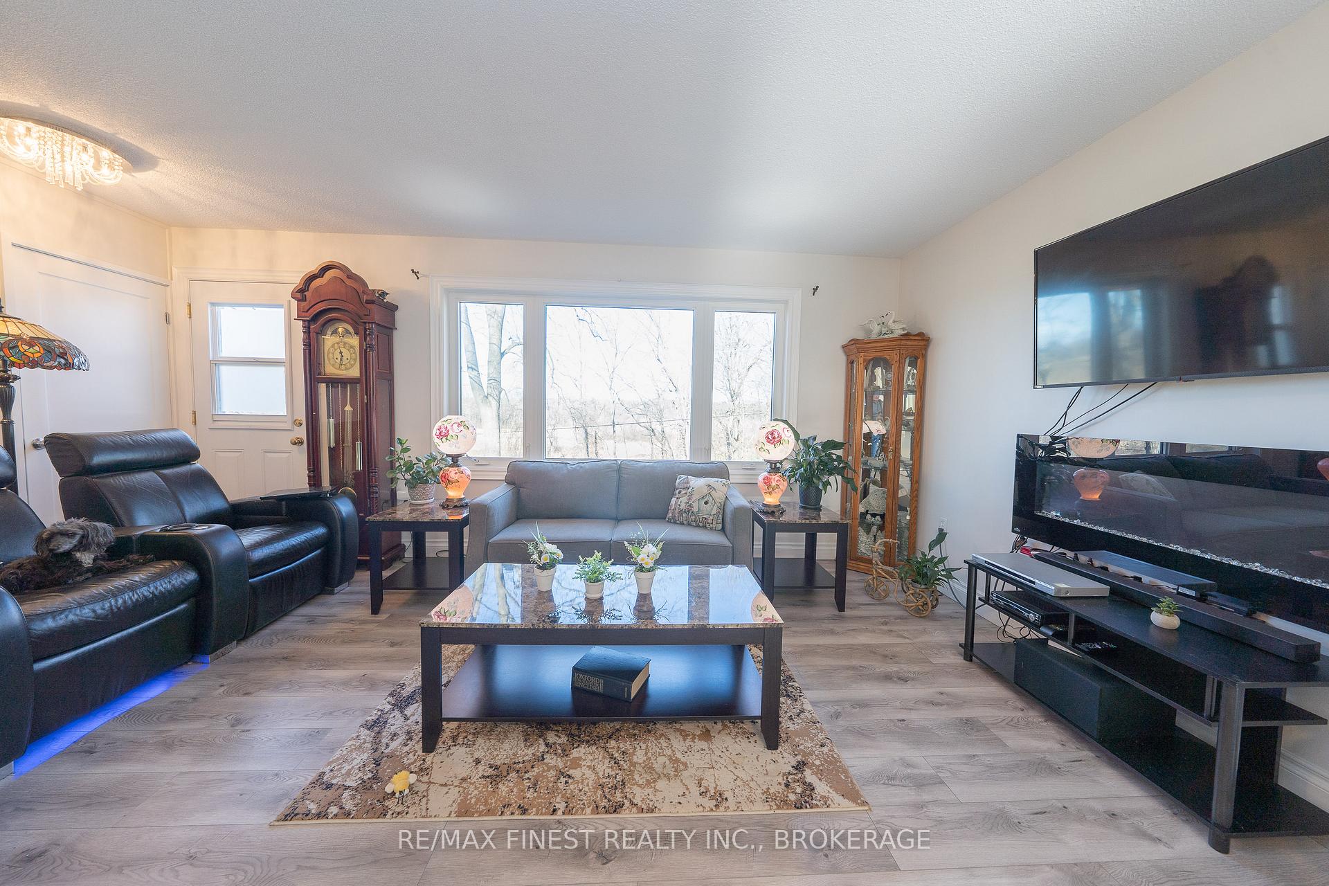 Photo 11 of 2221 Burbrook Road, Kingston, City North of 401 — HOMEH