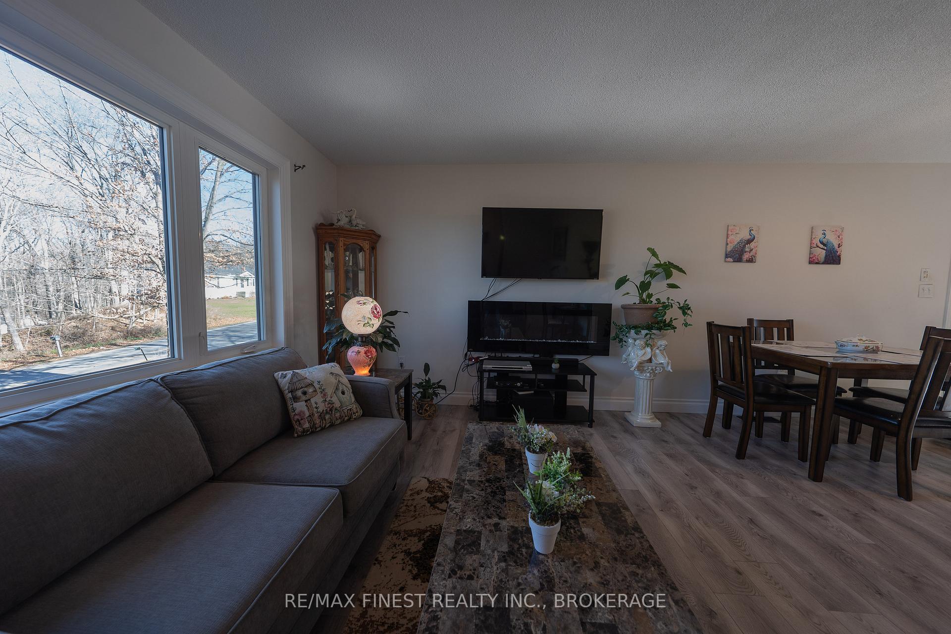 Photo 13 of 2221 Burbrook Road, Kingston, City North of 401 — HOMEH