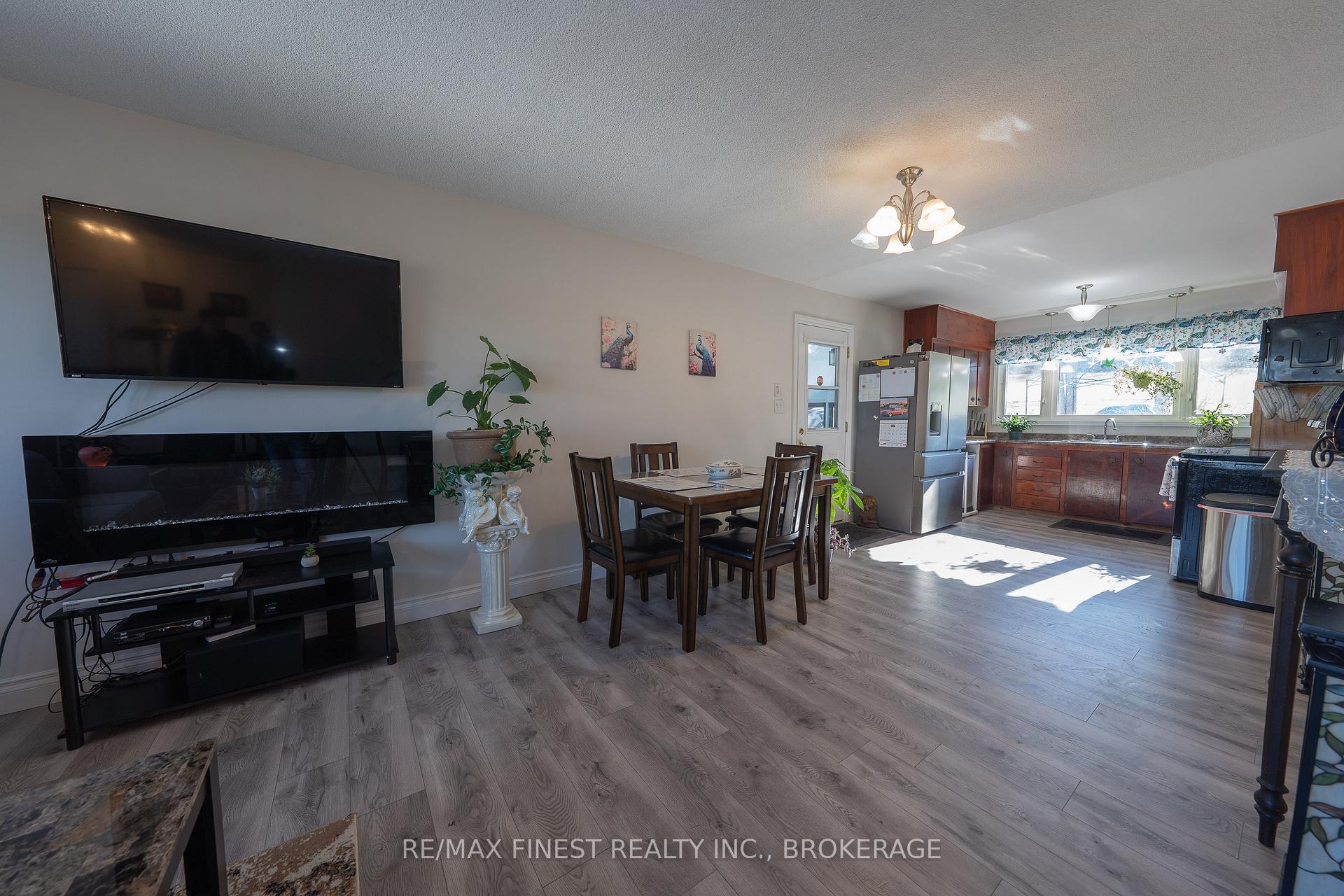 Photo 14 of 2221 Burbrook Road, Kingston, City North of 401 — HOMEH