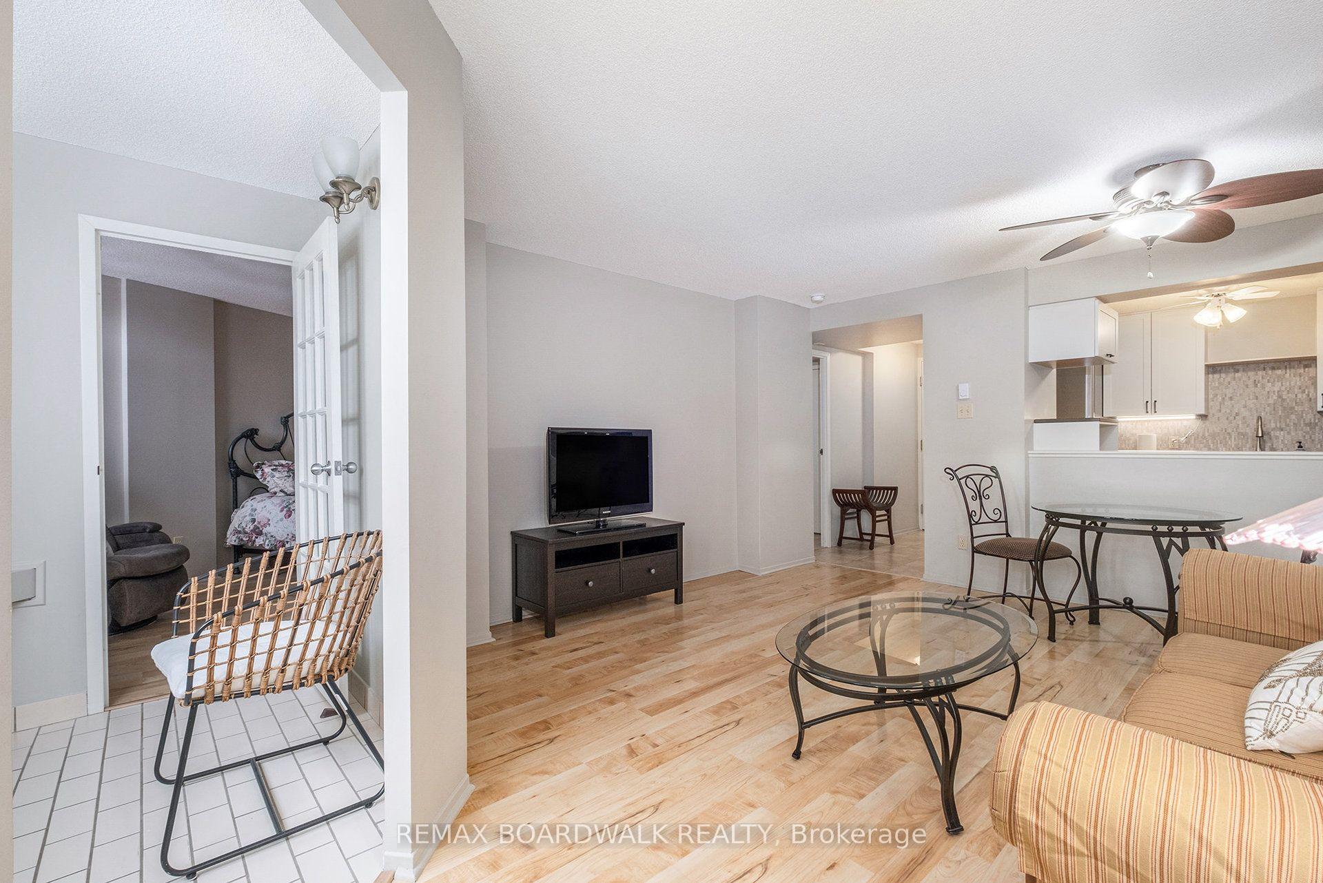 Photo 4 of Unit 210, 1025 Grenon Avenue, Ottawa, Fairfield Heights — HOMEH