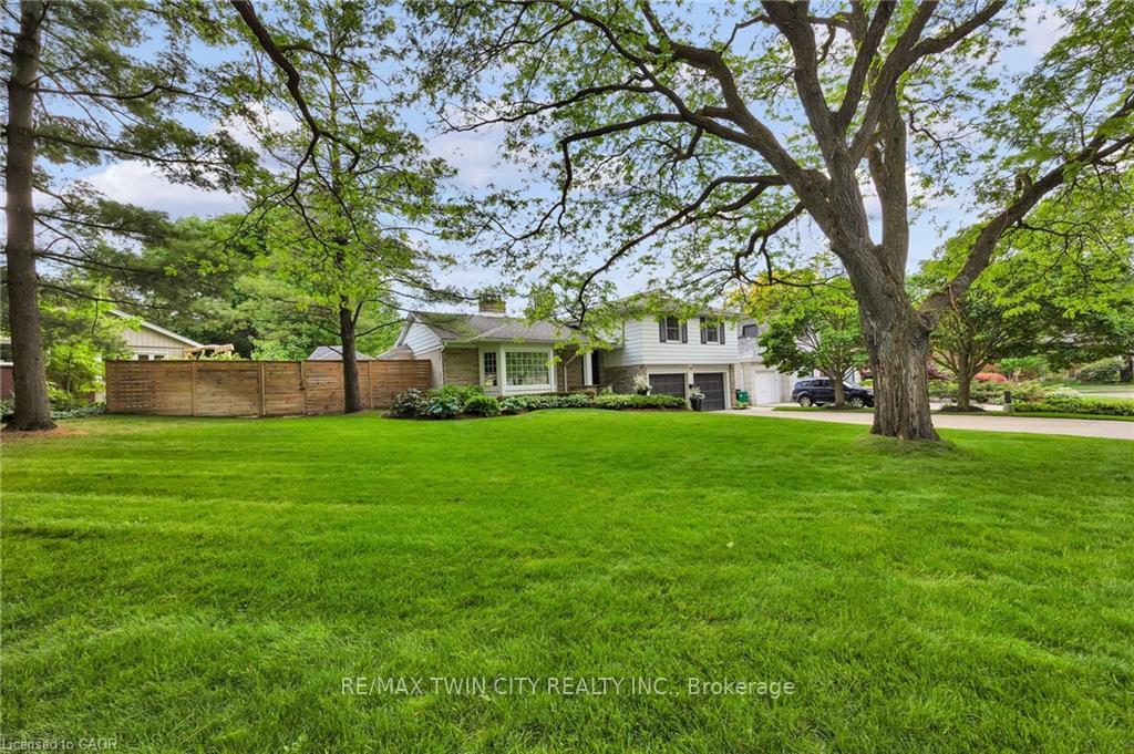 Photo 3 of 79 Somerset Crescent, Waterloo, Westmount - Waterloo — HOMEH