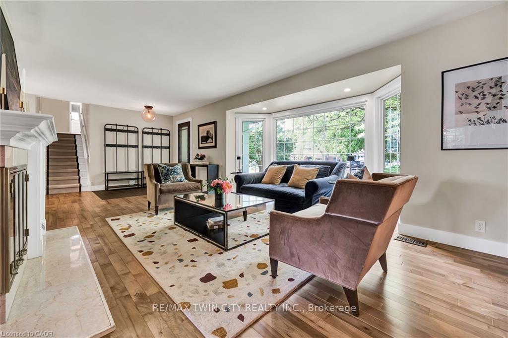 Photo 5 of 79 Somerset Crescent, Waterloo, Westmount - Waterloo — HOMEH