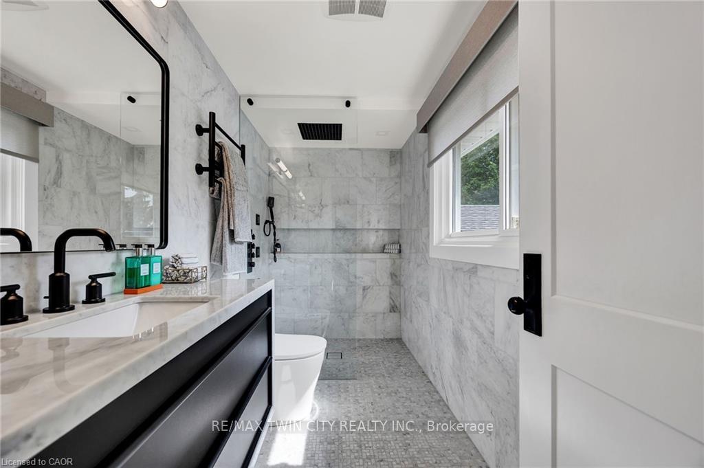 Photo 23 of 79 Somerset Crescent, Waterloo, Westmount - Waterloo — HOMEH