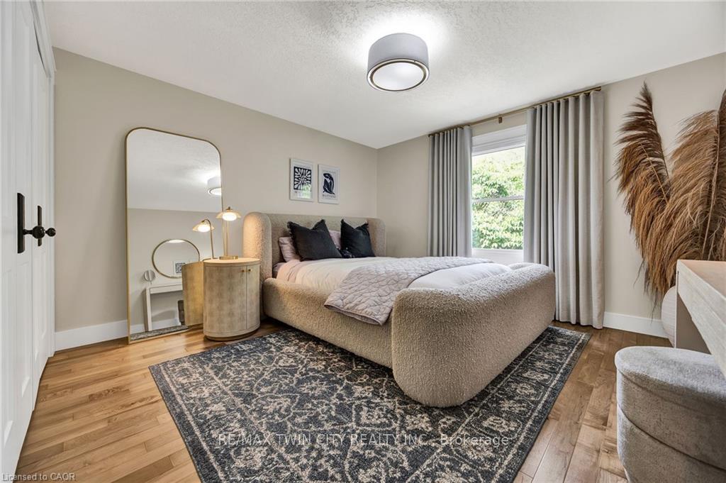 Photo 26 of 79 Somerset Crescent, Waterloo, Westmount - Waterloo — HOMEH