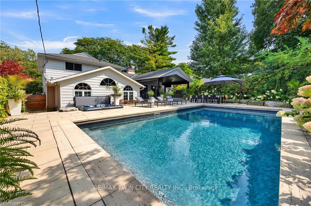Photo 39 of 79 Somerset Crescent, Waterloo, Westmount - Waterloo — HOMEH