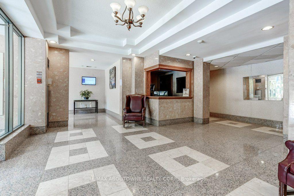 Photo 5 of Unit 1007, 55 Elm Drive W, Mississauga, City Centre — HOMEH
