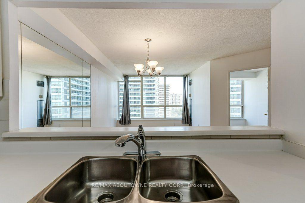Photo 11 of Unit 1007, 55 Elm Drive W, Mississauga, City Centre — HOMEH