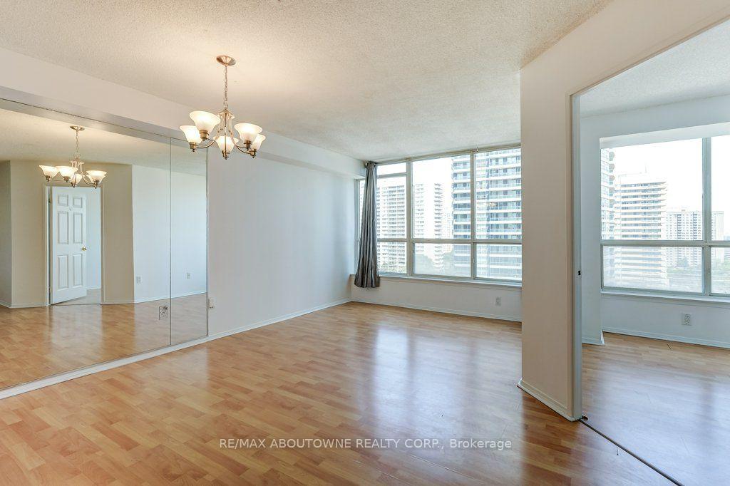 Photo 13 of Unit 1007, 55 Elm Drive W, Mississauga, City Centre — HOMEH