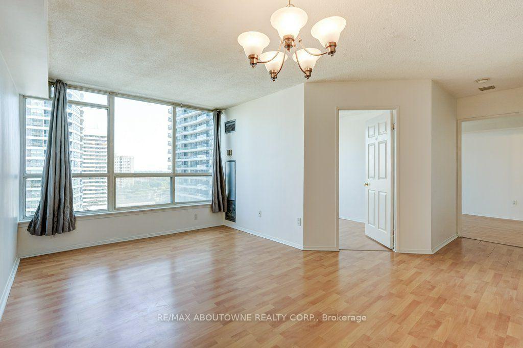 Photo 15 of Unit 1007, 55 Elm Drive W, Mississauga, City Centre — HOMEH