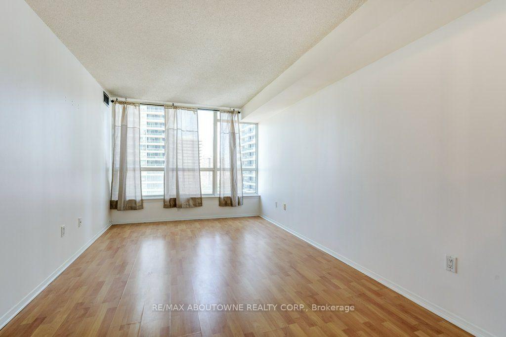 Photo 20 of Unit 1007, 55 Elm Drive W, Mississauga, City Centre — HOMEH