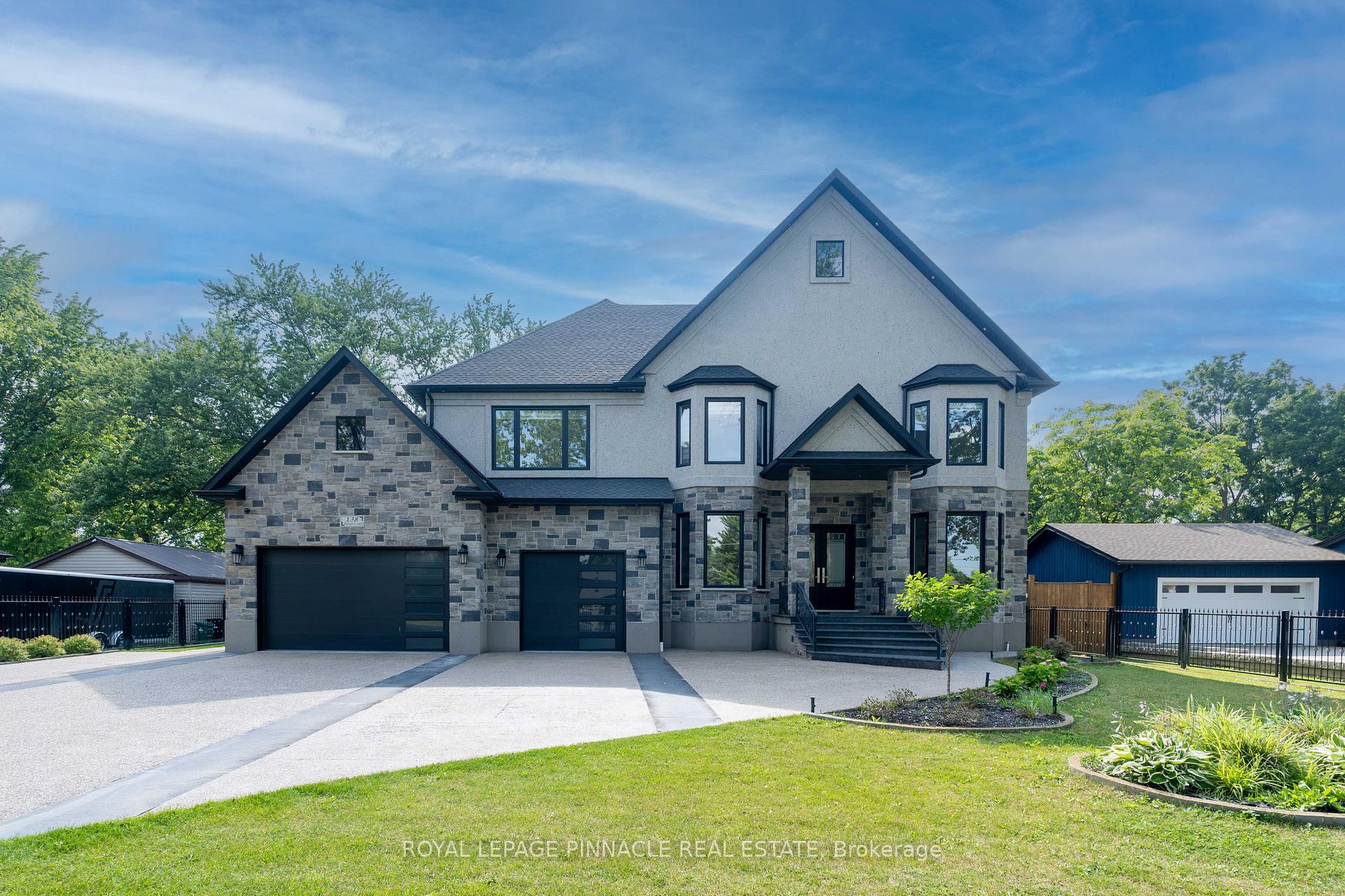 Front of 138 Woolwich Street S