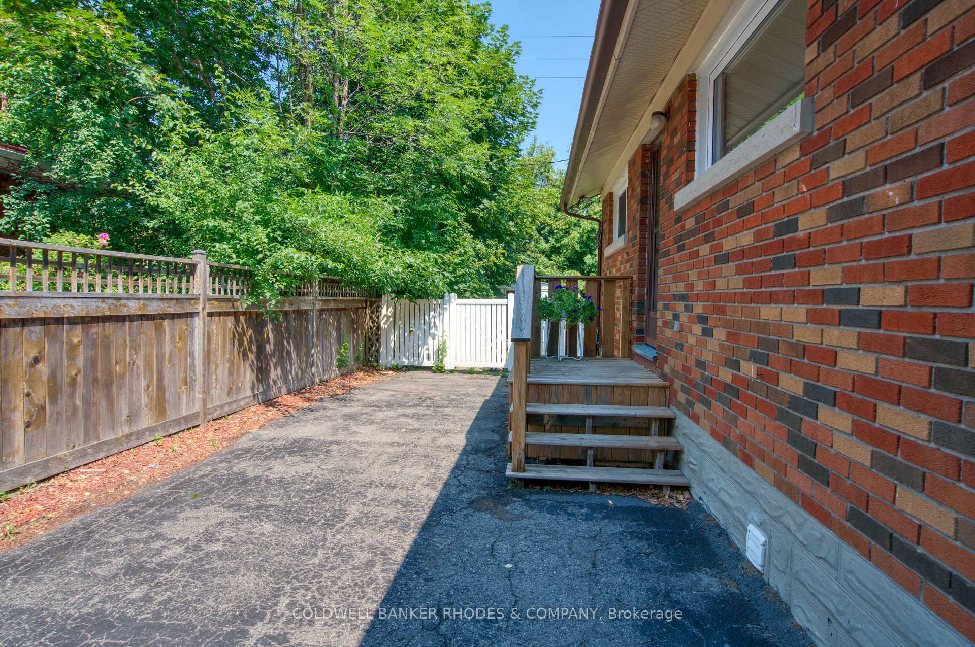 Photo 17 of 781 Dickens Avenue, Ottawa, Elmvale Acres — HOMEH