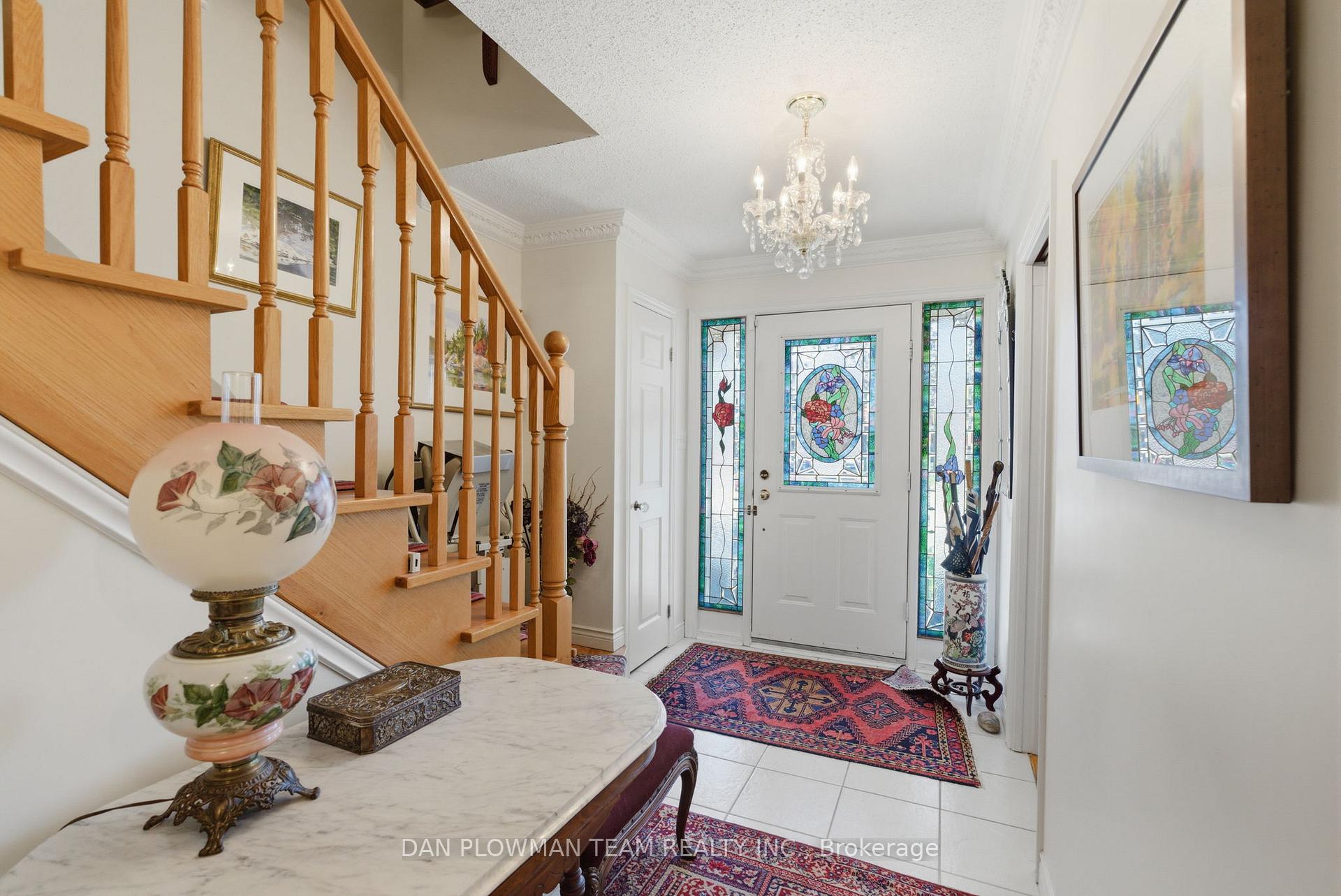 Photo 4 of 10 Barrington Place, Clarington, Courtice — HOMEH