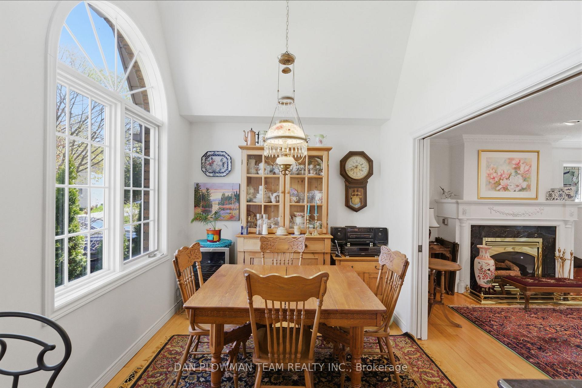 Photo 8 of 10 Barrington Place, Clarington, Courtice — HOMEH