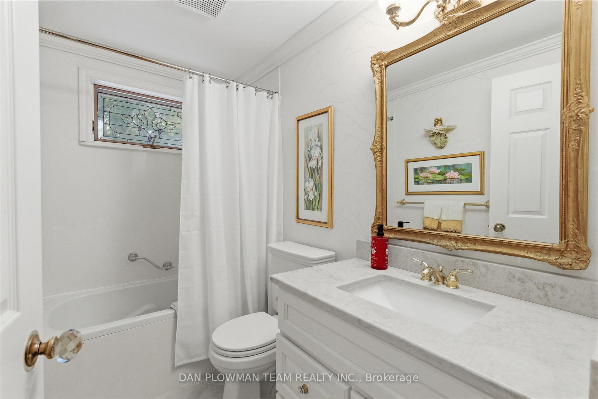 Photo 14 of 10 Barrington Place, Clarington, Courtice — HOMEH