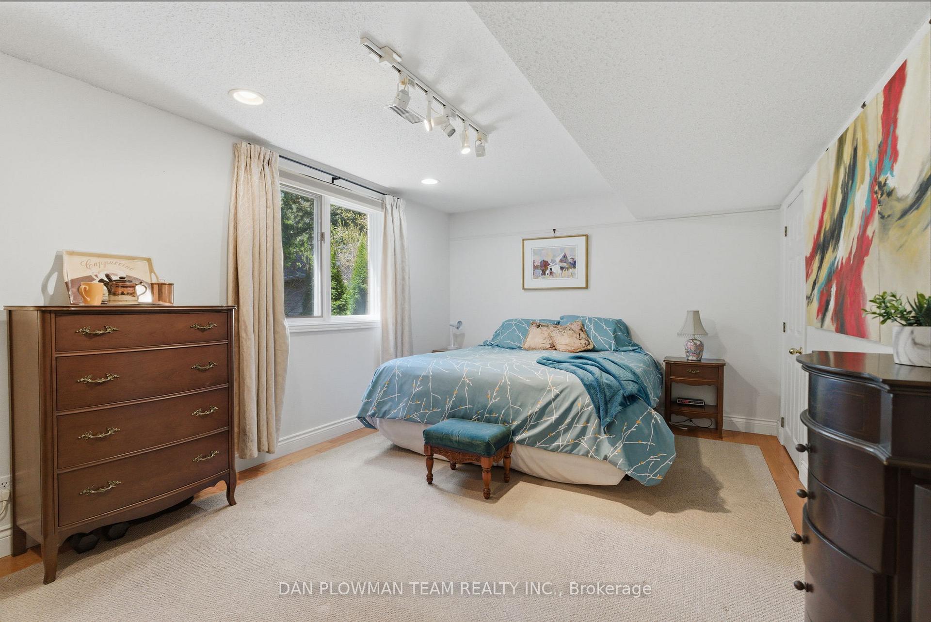 Photo 28 of 10 Barrington Place, Clarington, Courtice — HOMEH