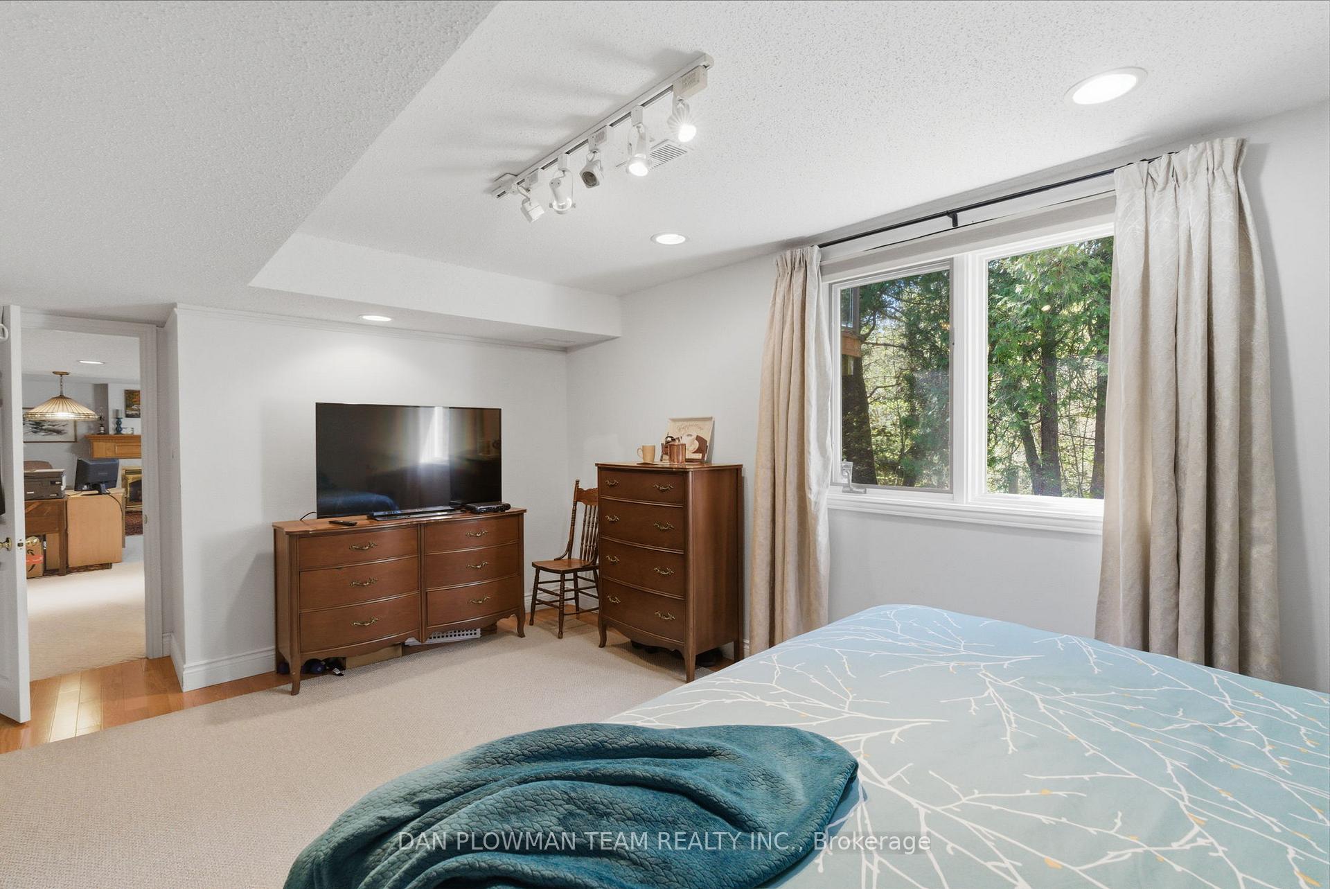 Photo 30 of 10 Barrington Place, Clarington, Courtice — HOMEH