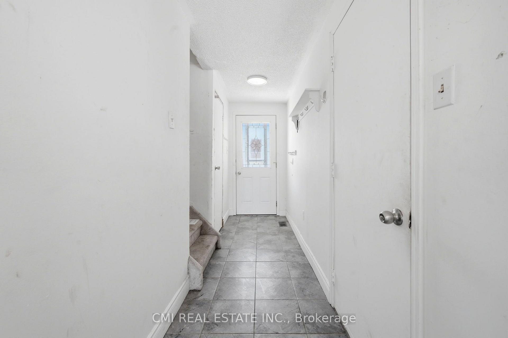 Photo 7 of 1 Mccuaig Court, Barrie, Grove East — HOMEH