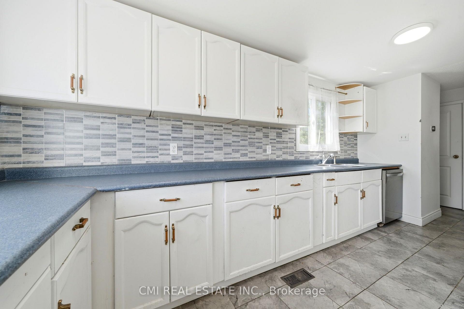 Photo 14 of 1 Mccuaig Court, Barrie, Grove East — HOMEH