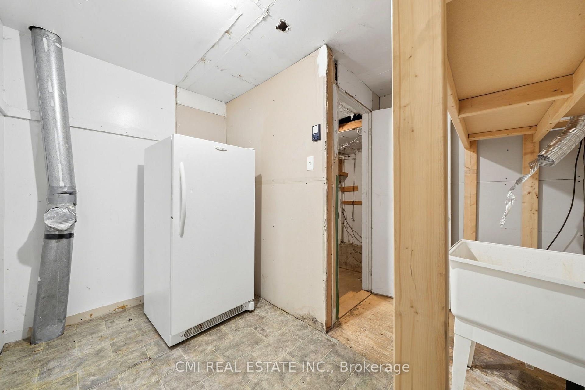 Photo 15 of 1 Mccuaig Court, Barrie, Grove East — HOMEH