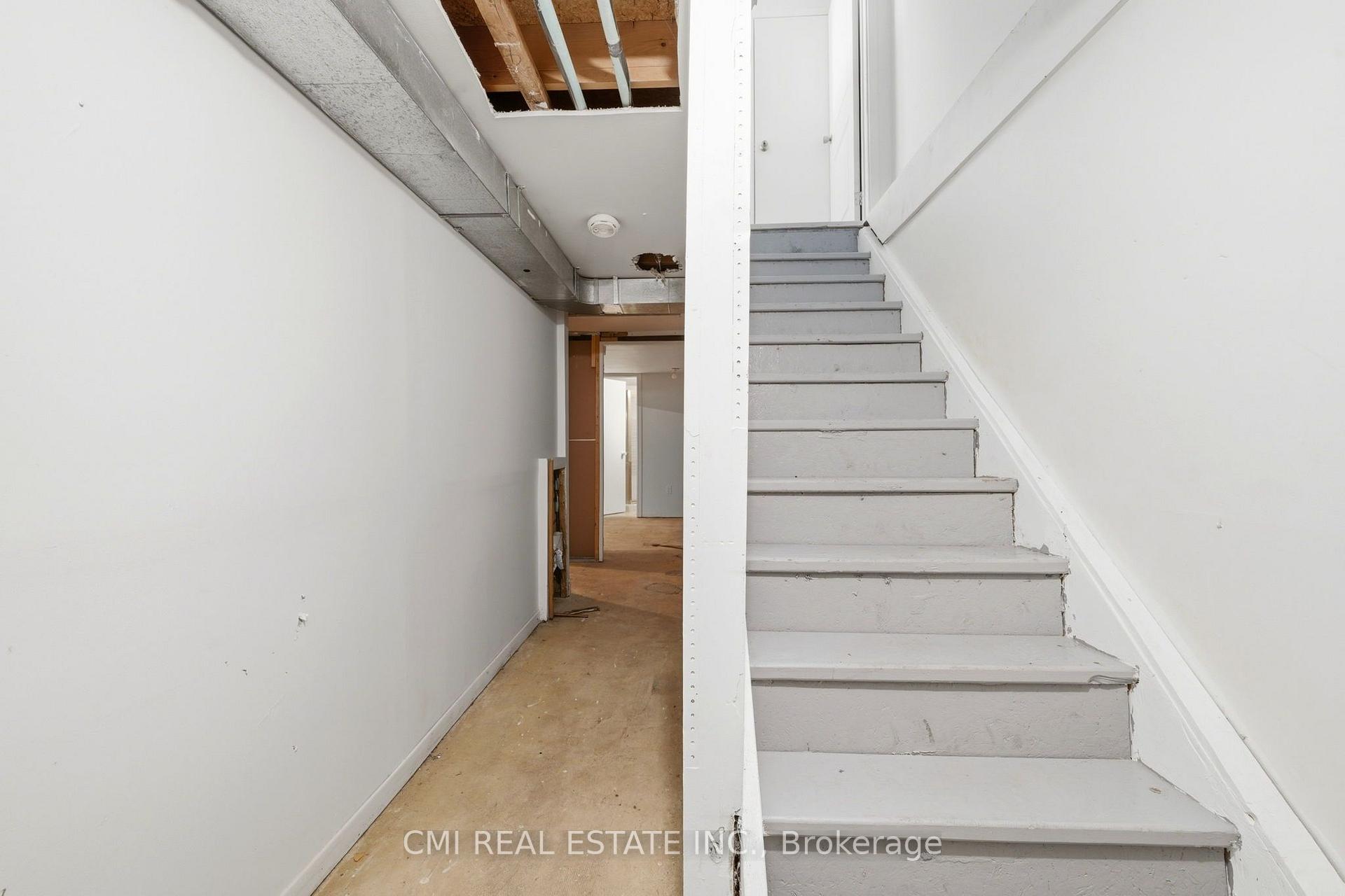 Photo 27 of 1 Mccuaig Court, Barrie, Grove East — HOMEH