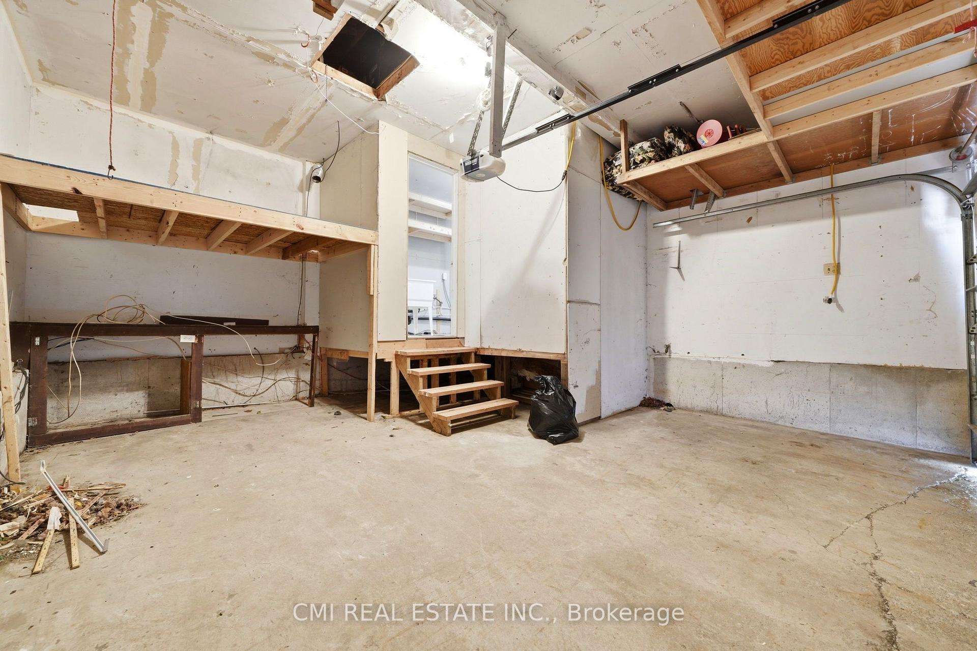 Photo 37 of 1 Mccuaig Court, Barrie, Grove East — HOMEH