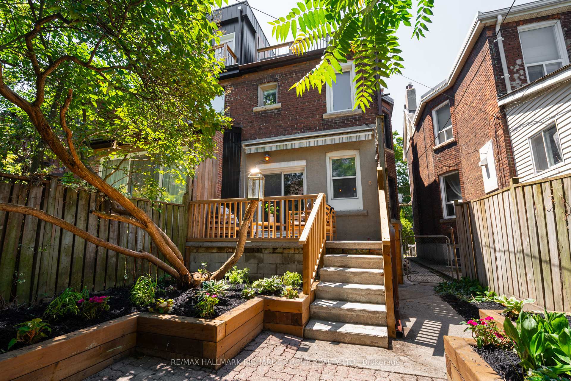 Photo 22 of 21 Bertmount Avenue, Toronto, South Riverdale — HOMEH