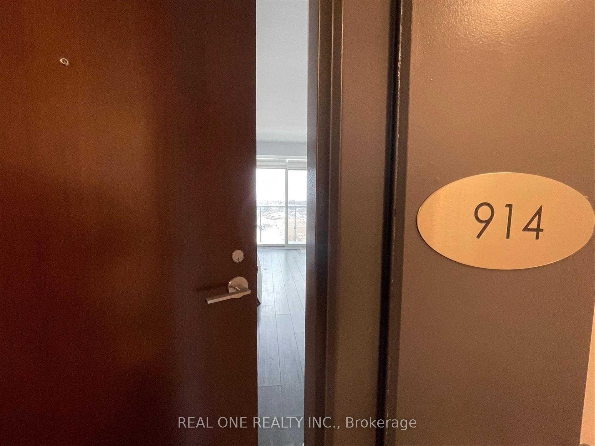 Photo 2 of Unit 914, 120 Varna Drive, Toronto, Englemount-Lawrence — HOMEH