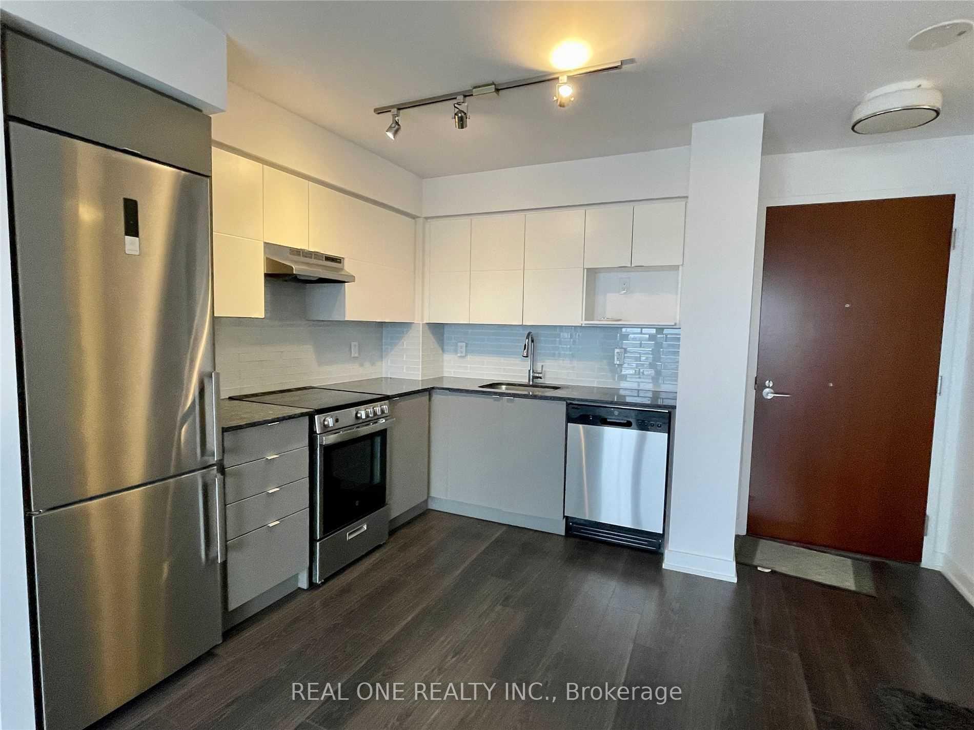Photo 3 of Unit 914, 120 Varna Drive, Toronto, Englemount-Lawrence — HOMEH