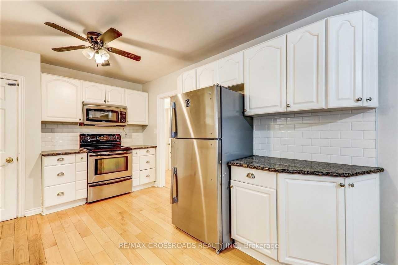 Photo 5 of 4700 Baldwin Street S, Whitby, Taunton North — HOMEH